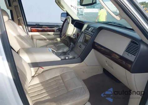 2003 Lincoln Navigator z USA, uszkodzony, nr VIN 5LMFU28R33LJ51083